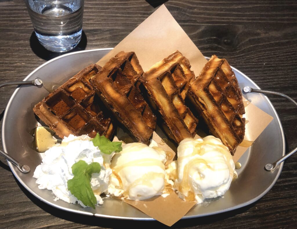 waffles with ice cream and cream at Huwei:House