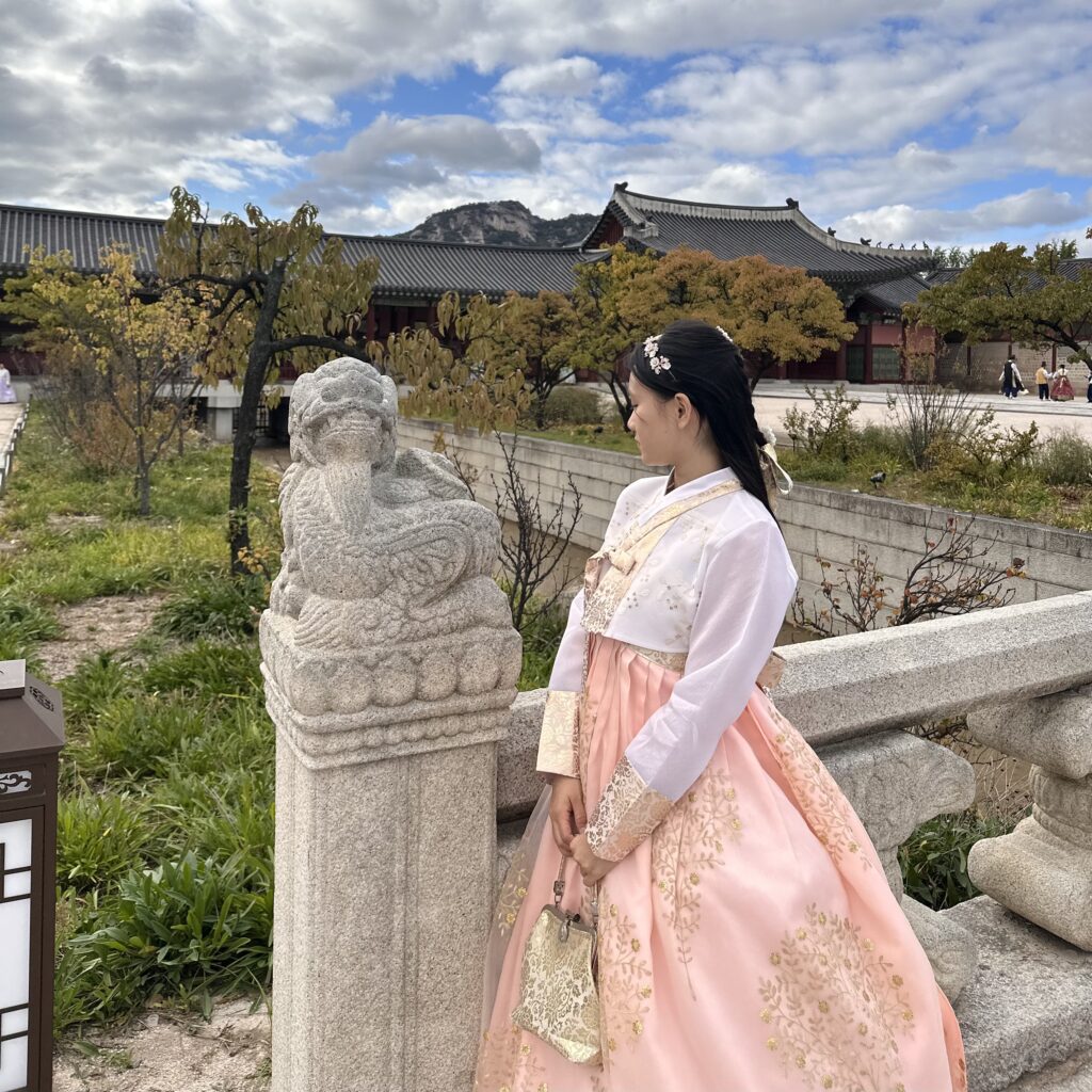 Hanbok photos in Gyeongbokgong 